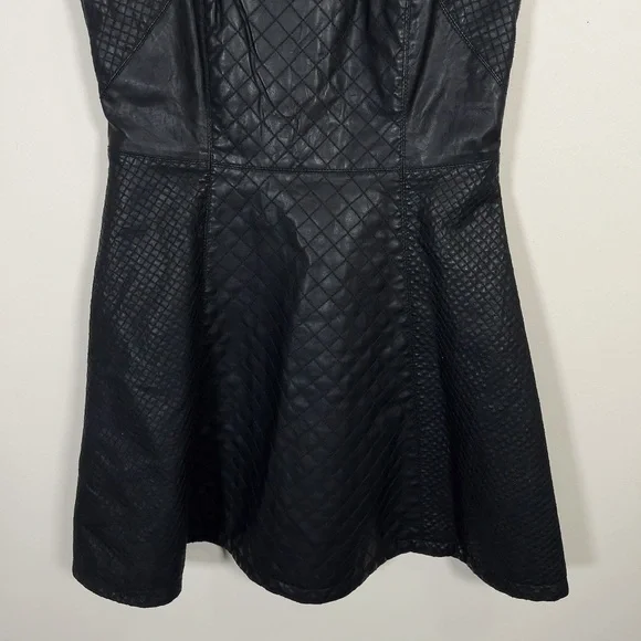 TOPSHOP | FAUX LEATHER SLEEVELESS DRESS - Picture 4 of 13